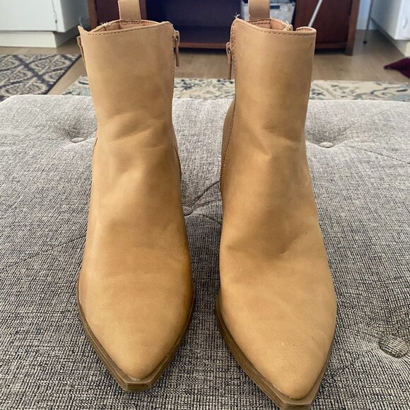 Woman's Universal Thread Natural /Whitney Ankle Boots Size 10 - Picture 3 of 10